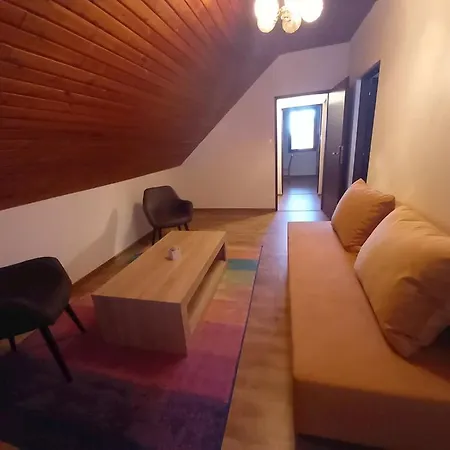Hotel Zbojnicka Willa U Krola 503-701-576 Gron