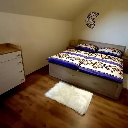Hotel Zbojnicka Willa U Krola 503-701-576 Gron